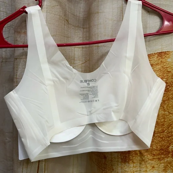 Comfelie Seamless Wireless Cream Bra - Picture 3 of 10